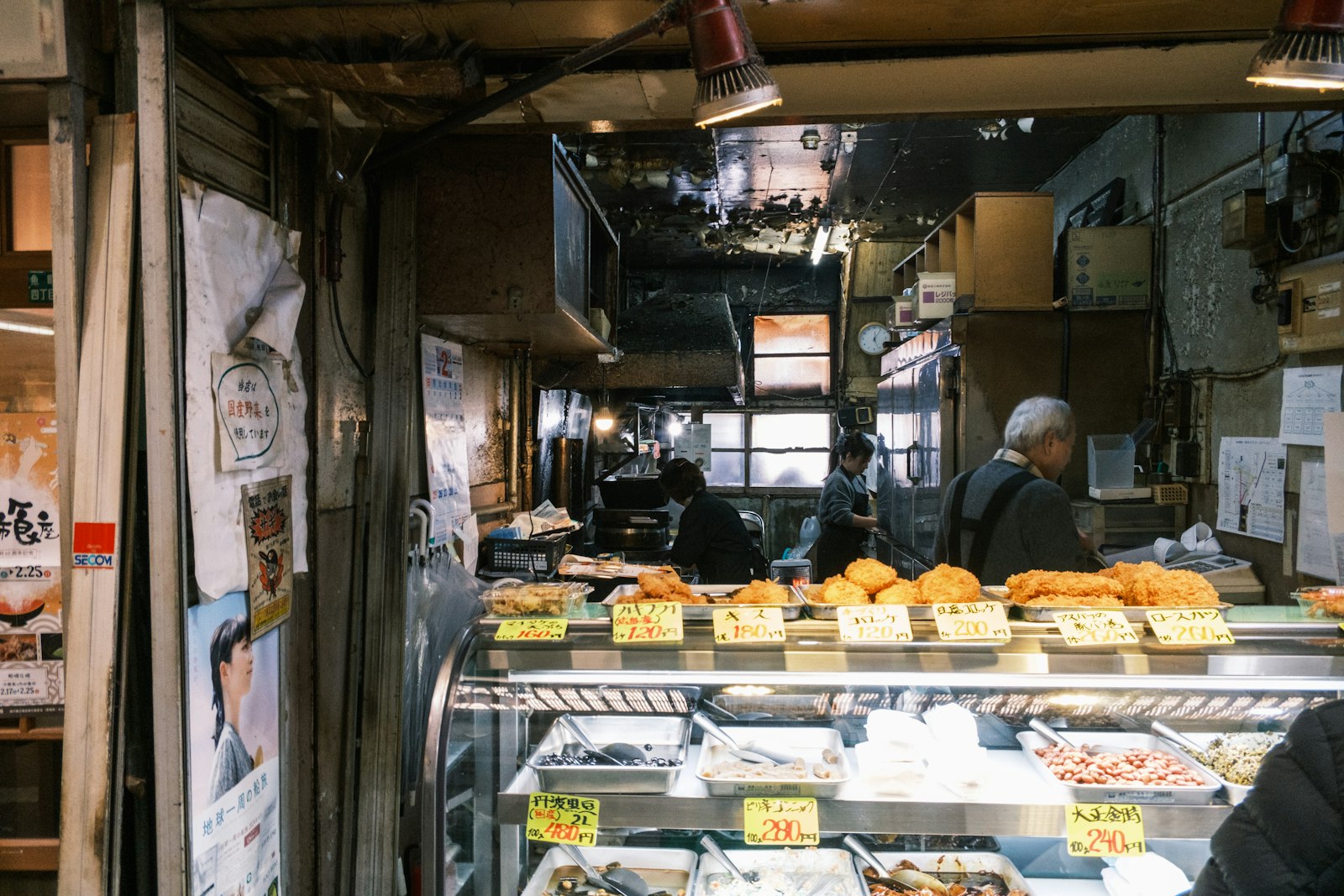 店先のにぎわいのイメージ(ダミー写真)